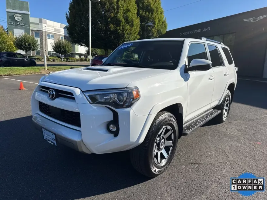 2024 Toyota 4Runner SR5 photo 1