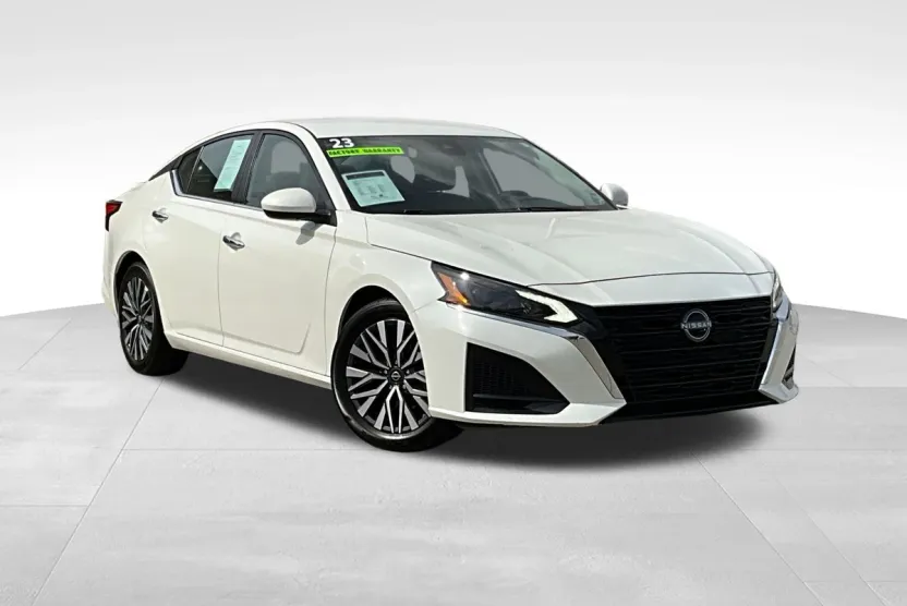 2023 Nissan Altima 2.5 SV photo 1