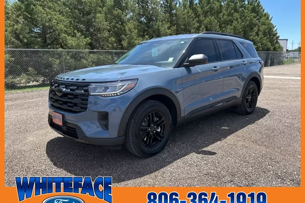 2025 Ford Explorer photo 1