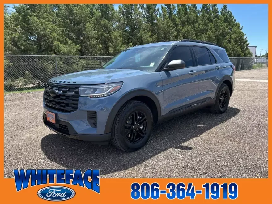 2025 Ford Explorer photo 1