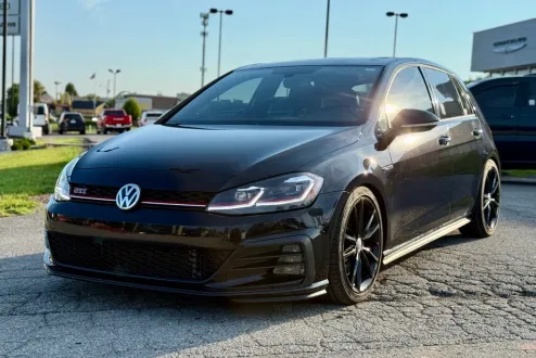 2021 Volkswagen Golf GTI SE photo 2