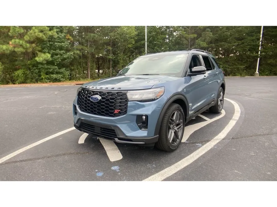 2025 Ford Explorer ST photo 1