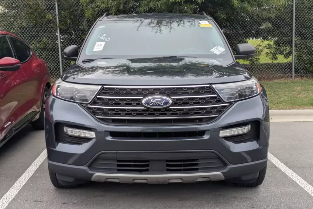 2022 Ford Explorer XLT photo 1
