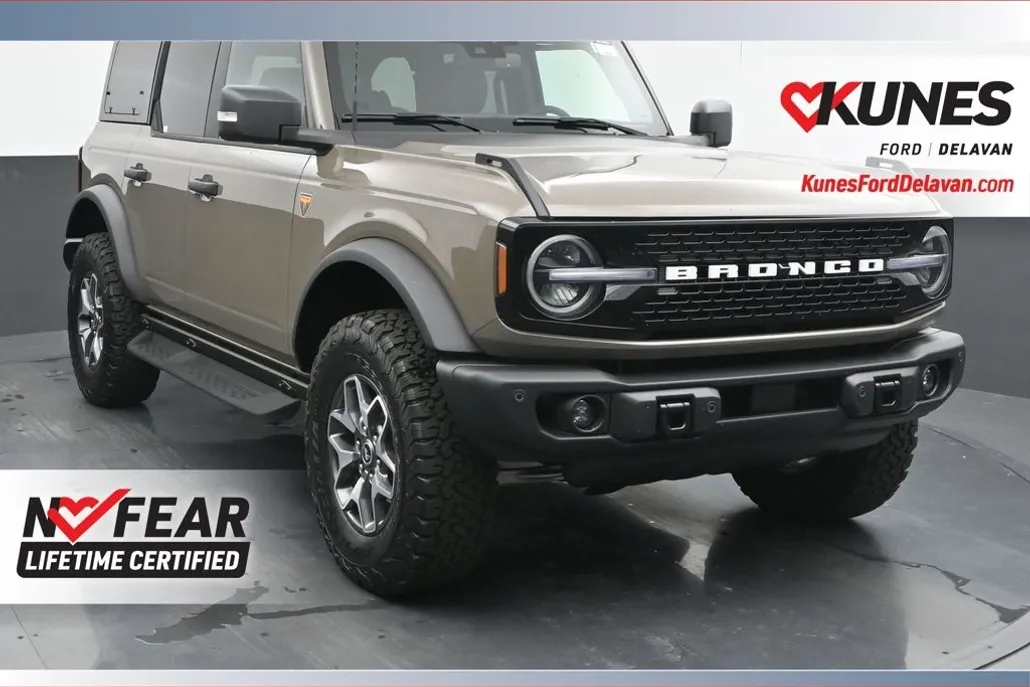 2025 Ford Bronco Badlands photo 1