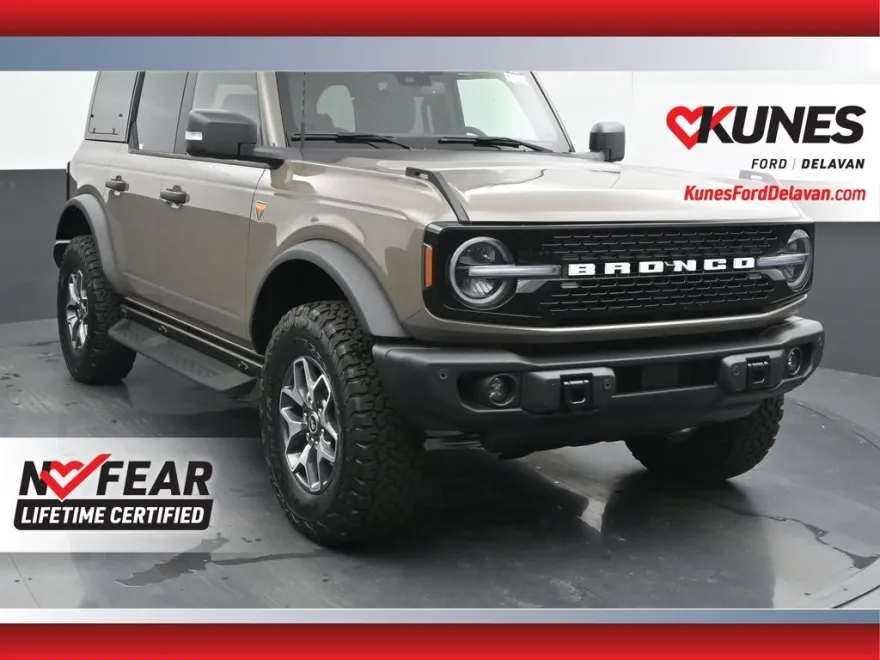 2025 Ford Bronco Badlands photo 1