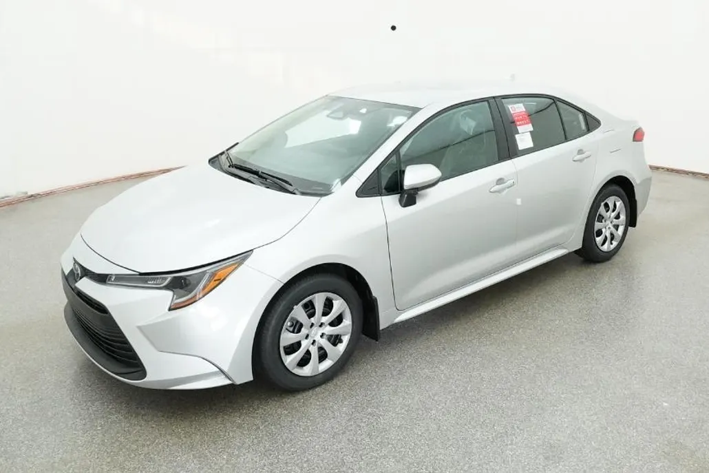 2026 Toyota Corolla LE photo 1