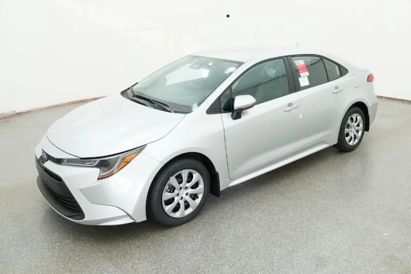 2026 Toyota Corolla LE photo 1