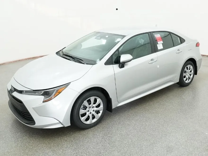2026 Toyota Corolla LE photo 1