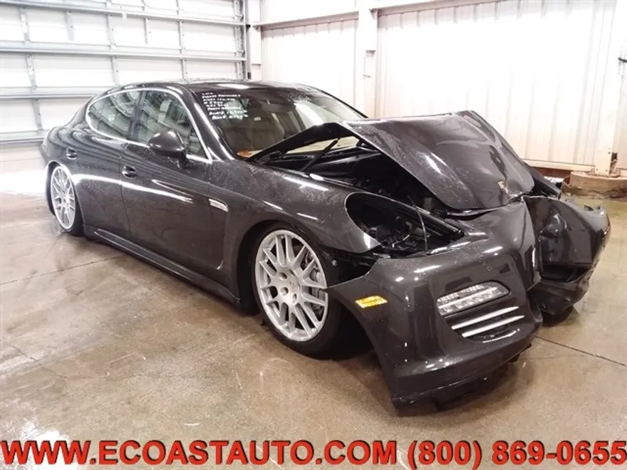 2010 Porsche Panamera S photo 1