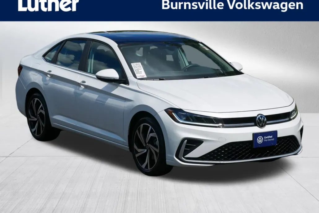 2025 Volkswagen Jetta SEL photo 1