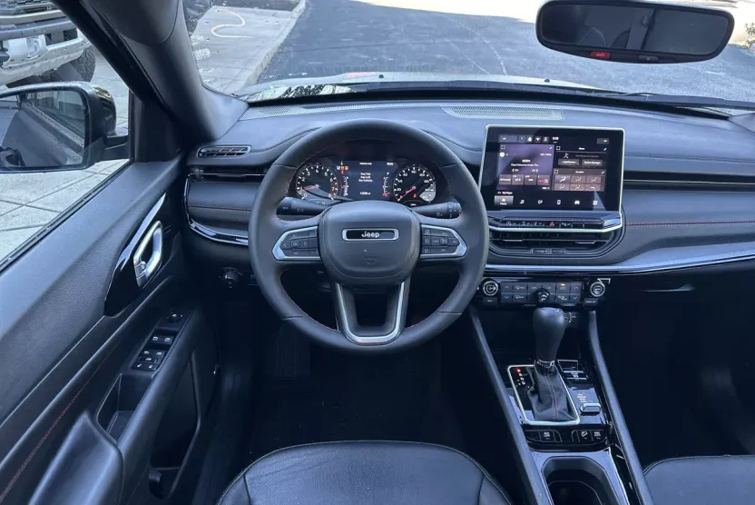 2024 Jeep Compass Trailhawk photo 1