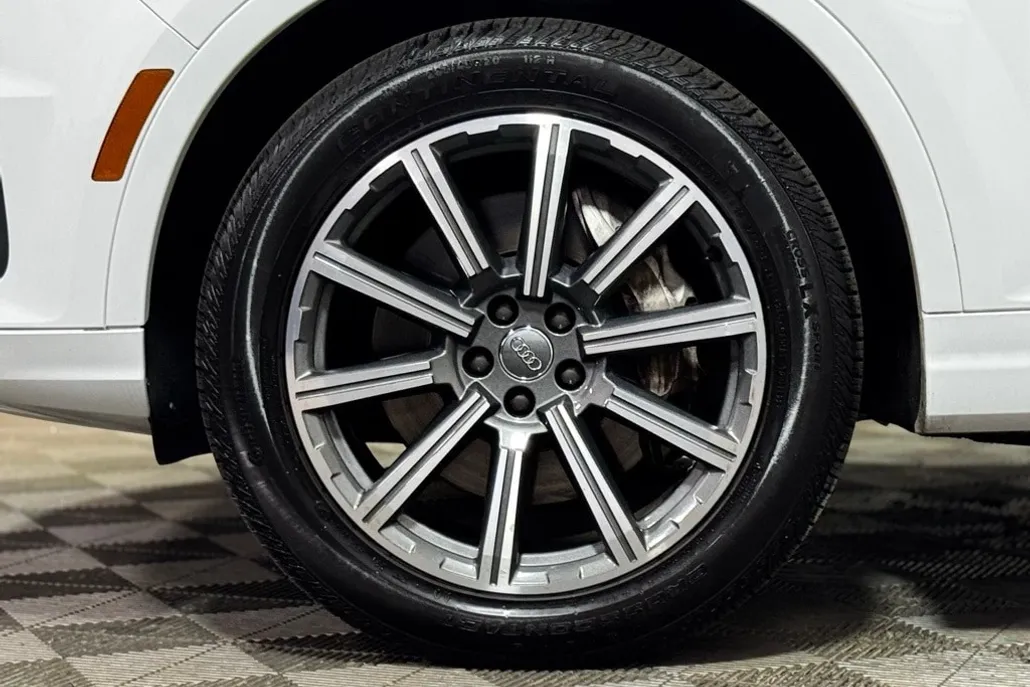 2017 Audi Q7 3.0T Premium Plus photo 1