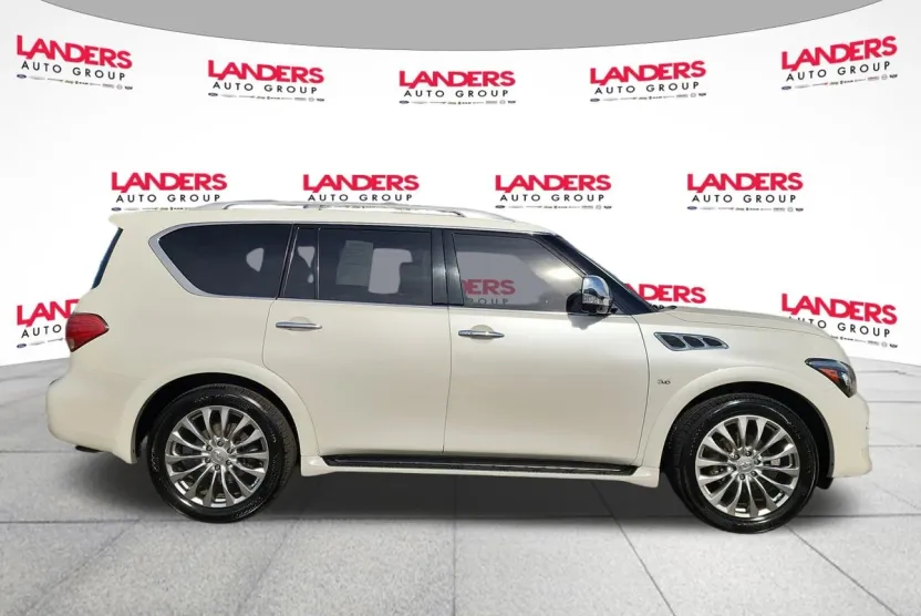 2015 Infiniti QX80 photo 1