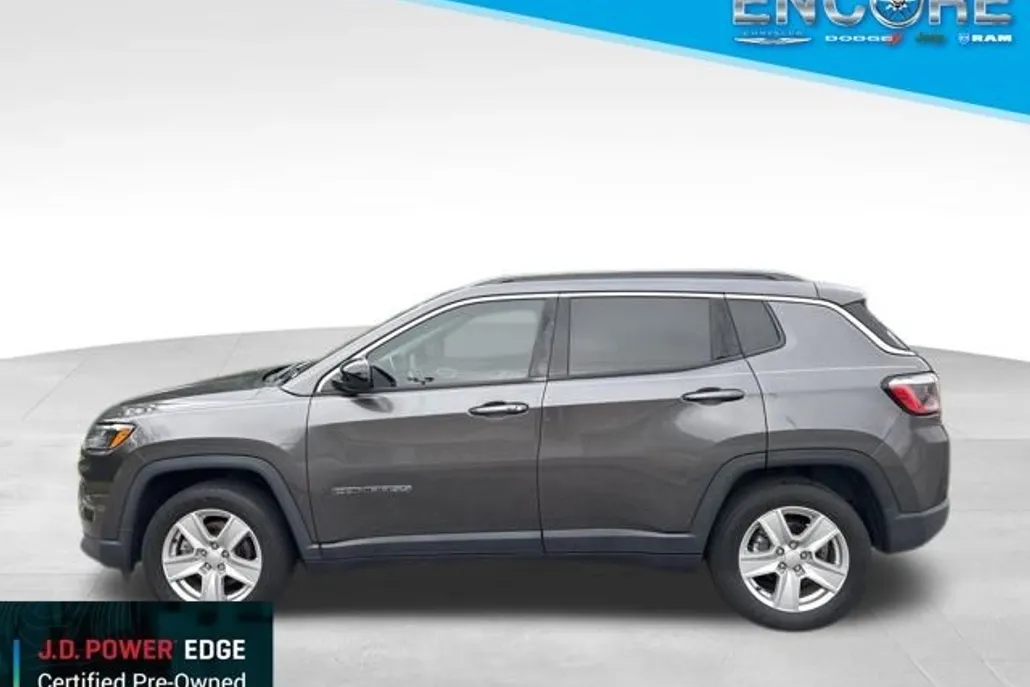 2022 Jeep Compass Latitude photo 1