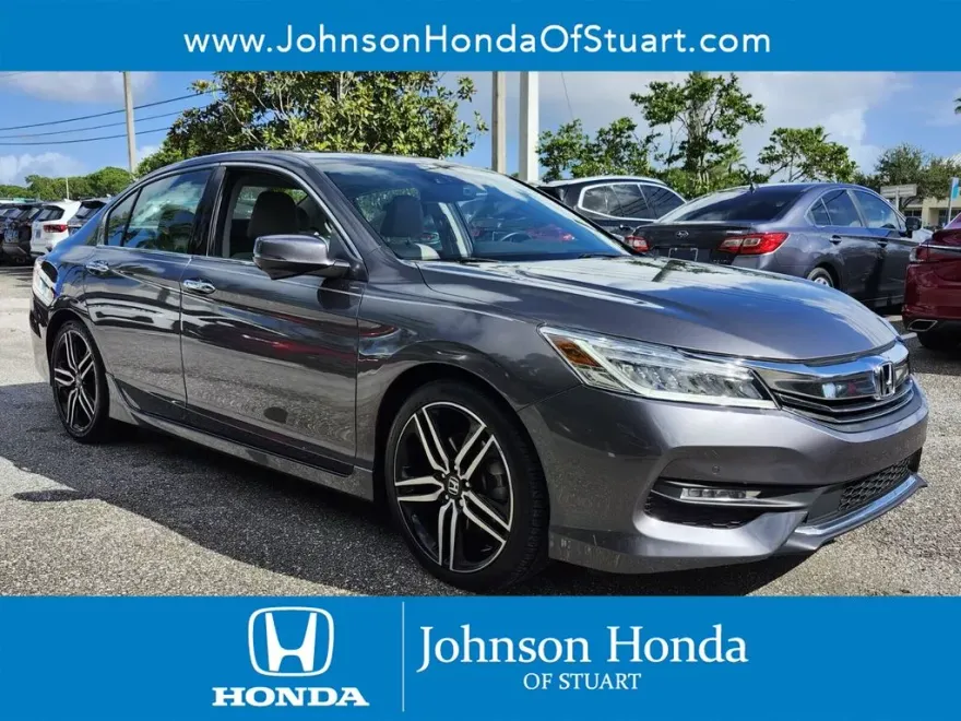 2017 Honda Accord Touring photo 1