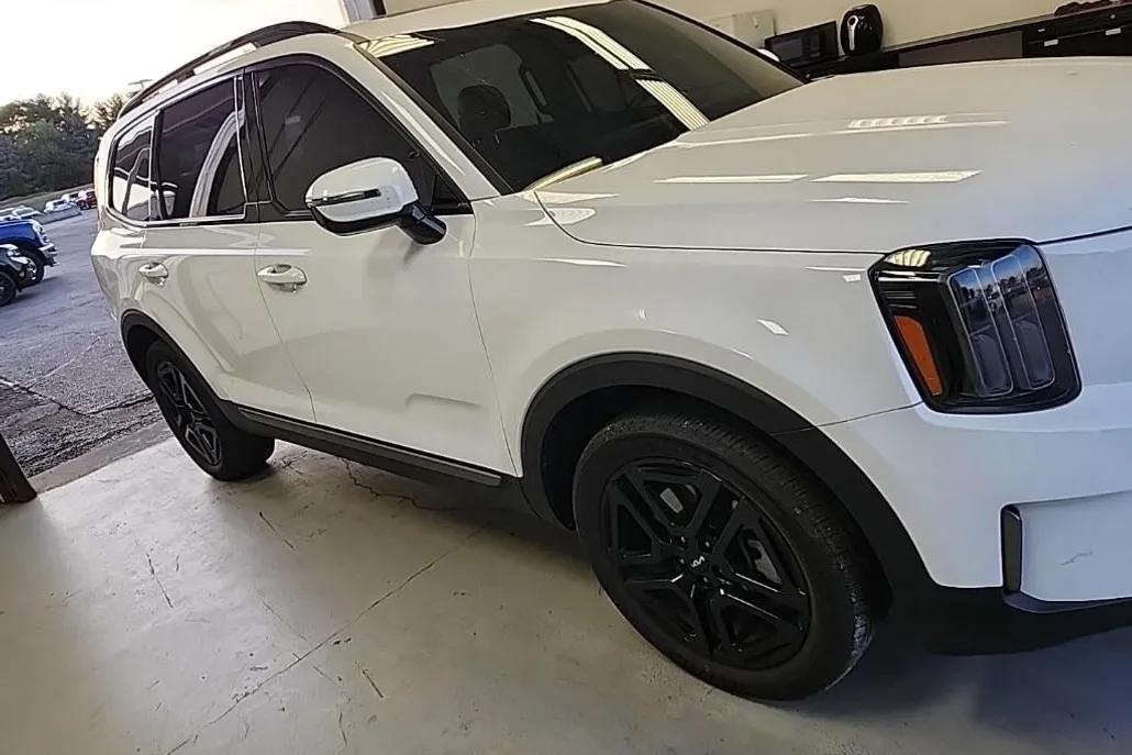 2023 Kia Telluride X-Line photo 1