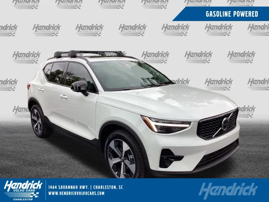 2026 Volvo XC40 Plus photo 1