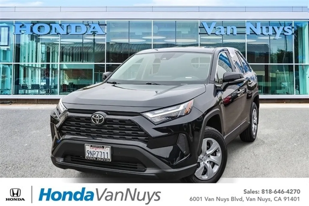2024 Toyota RAV4 LE photo 1