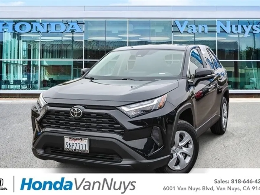 2024 Toyota RAV4 LE photo 1