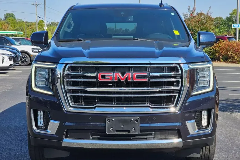 2023 Gmc Yukon XL SLT photo 1