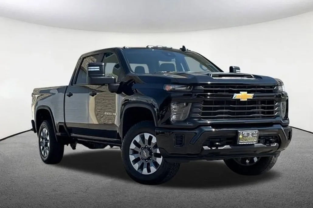2024 Chevrolet Silverado 2500HD Custom photo 1