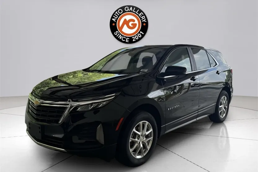 2024 Chevrolet Equinox LT photo 1