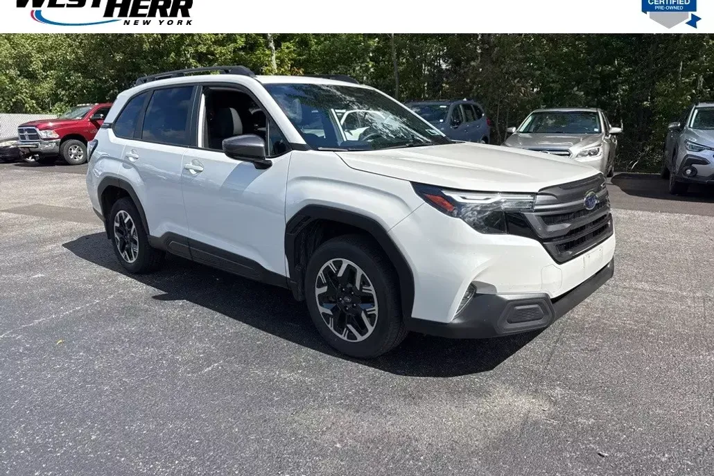 2025 Subaru Forester Premium Base photo 1