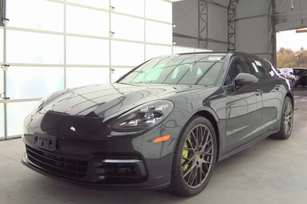 2018 Porsche Panamera E-Hybrid Sport Turismo 4 photo 1