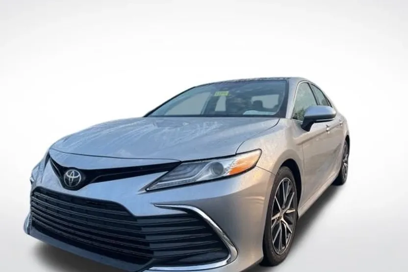 2023 Toyota Camry XLE photo 1