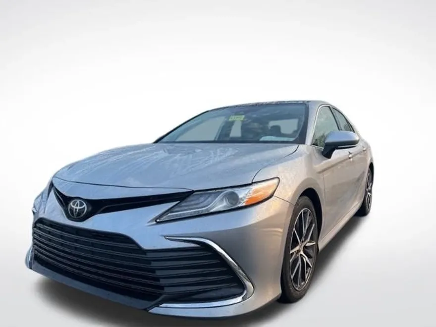 2023 Toyota Camry XLE photo 1