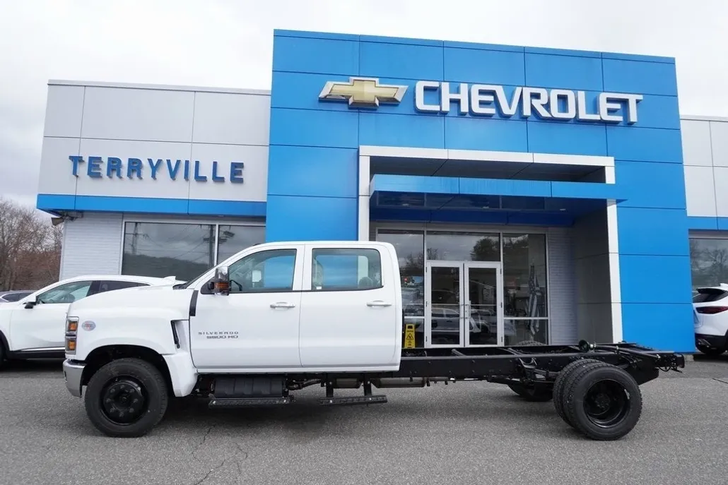 2024 Chevrolet Silverado 5500HD Work Truck photo 1