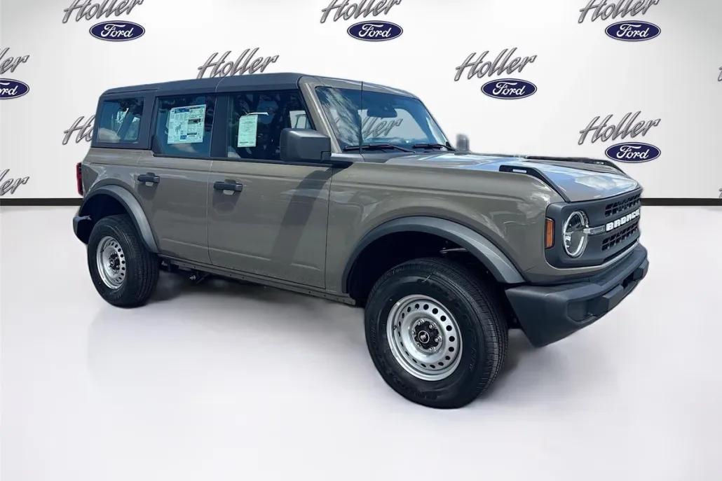 2025 Ford Bronco Base photo 1