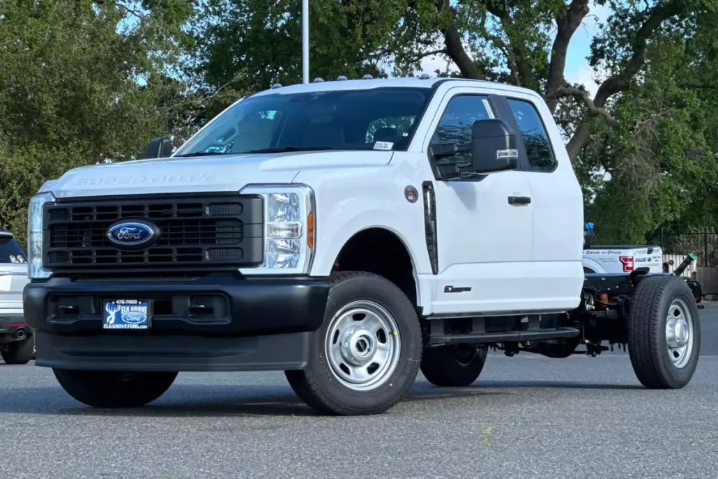 2025 Ford F-350 photo 1