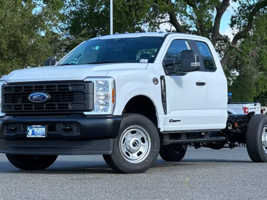 2025 Ford F-350 photo 1