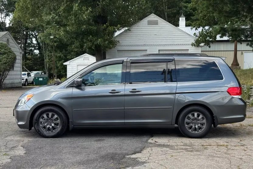 2010 Honda Odyssey EX photo 1