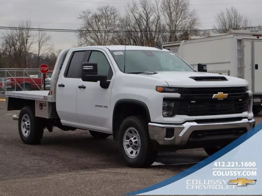 2025 Chevrolet Silverado 3500HD photo 1