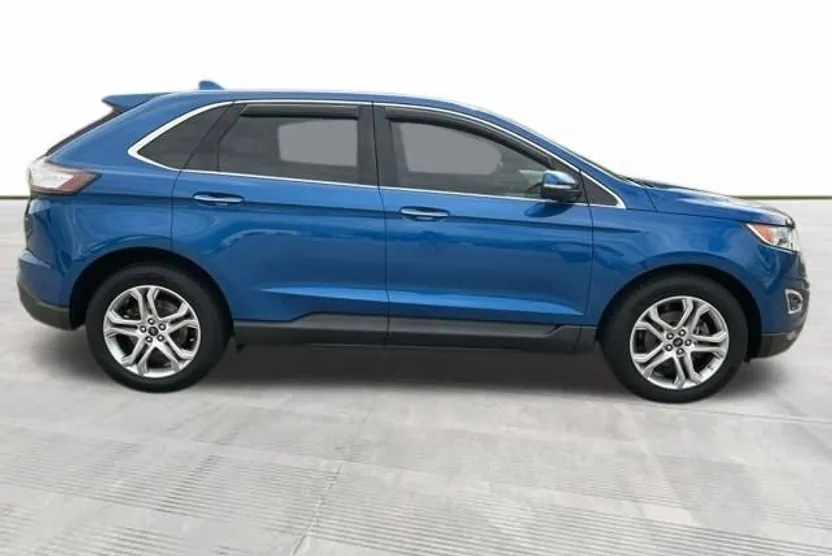 2018 Ford Edge Titanium photo 1