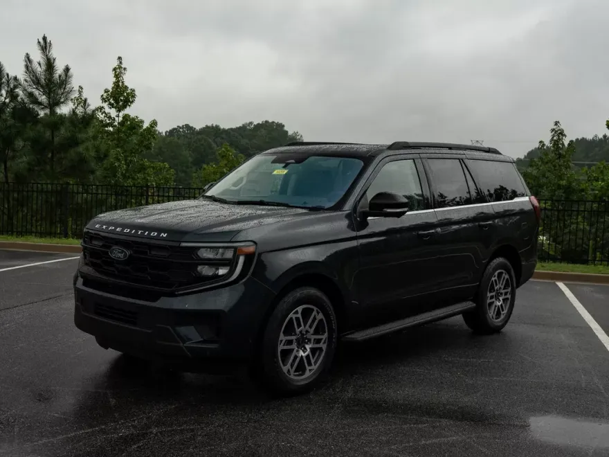 2025 Ford Expedition photo 1