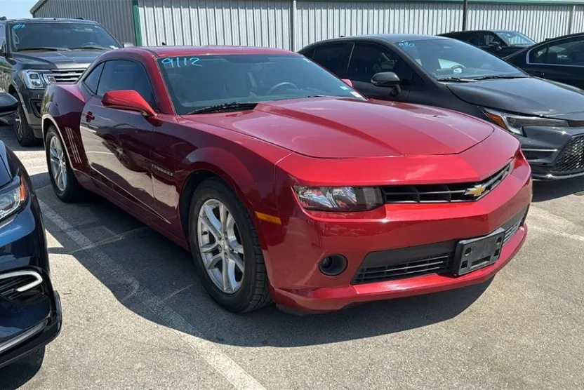 2015 Chevrolet Camaro 1LT photo 1