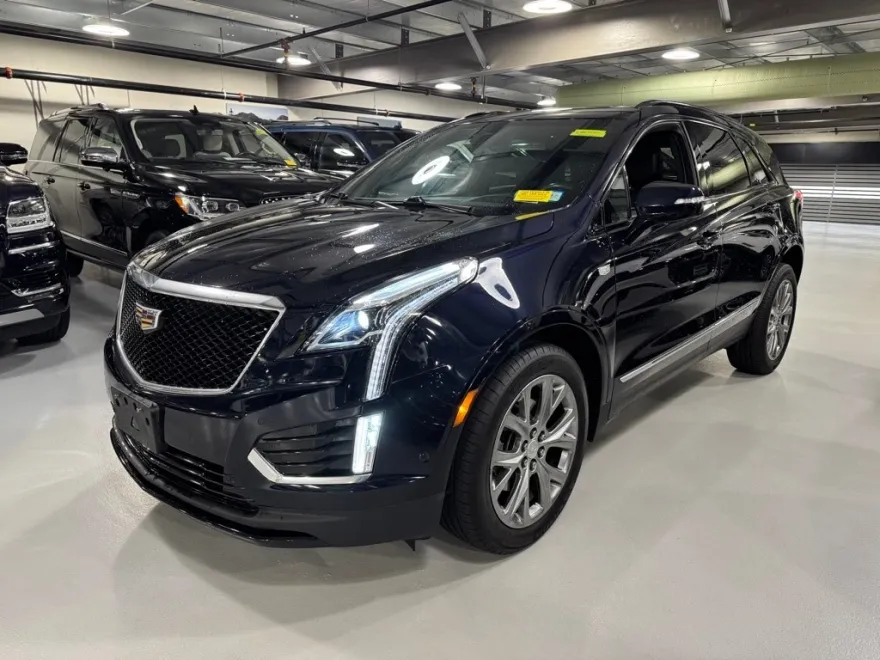2021 Cadillac XT5 Sport photo 1