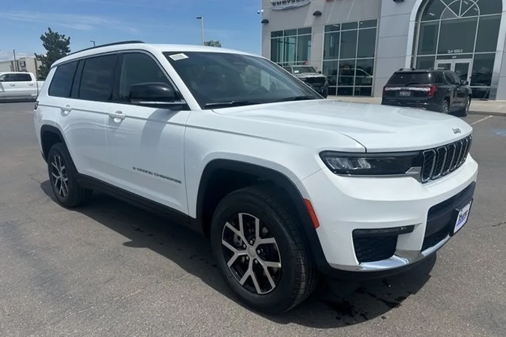 2025 Jeep Grand Cherokee Limited Sport photo 1