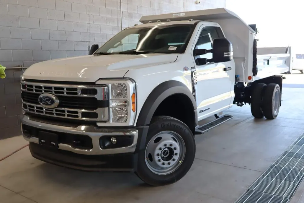 2024 Ford F-550 photo 1