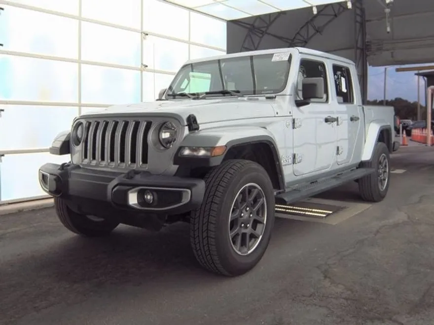 2023 Jeep Gladiator Overland photo 1