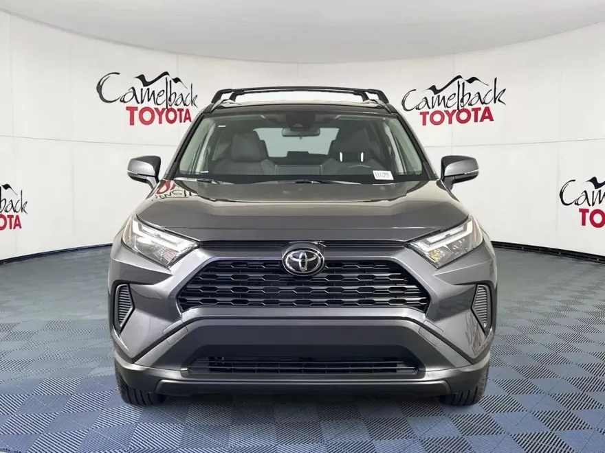 2025 Toyota RAV4 Hybrid XLE photo 1