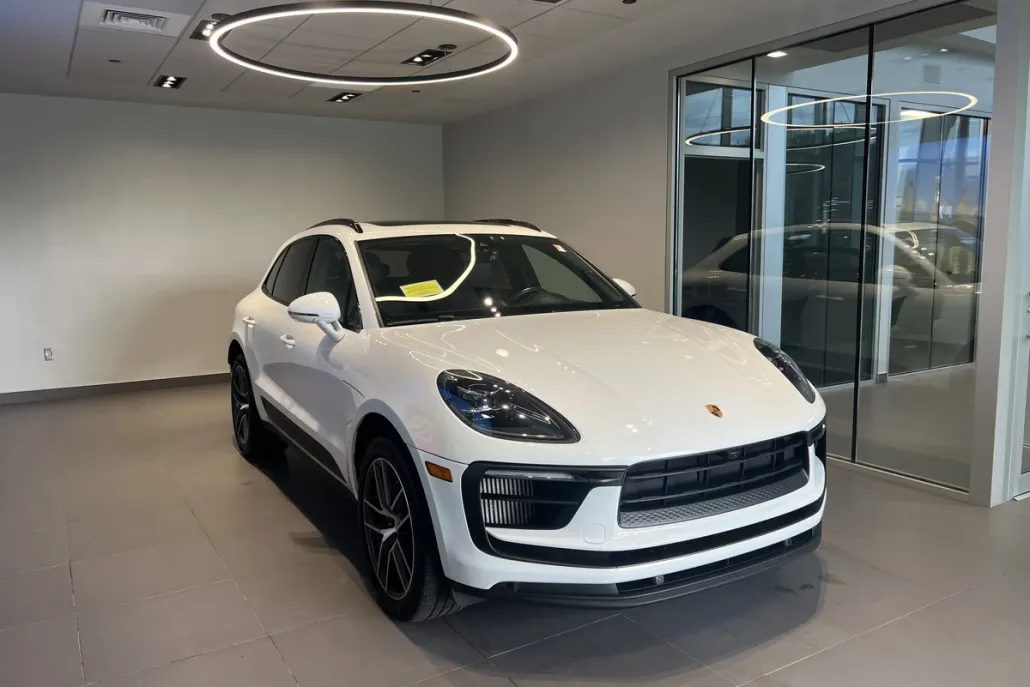 2022 Porsche Macan S photo 1