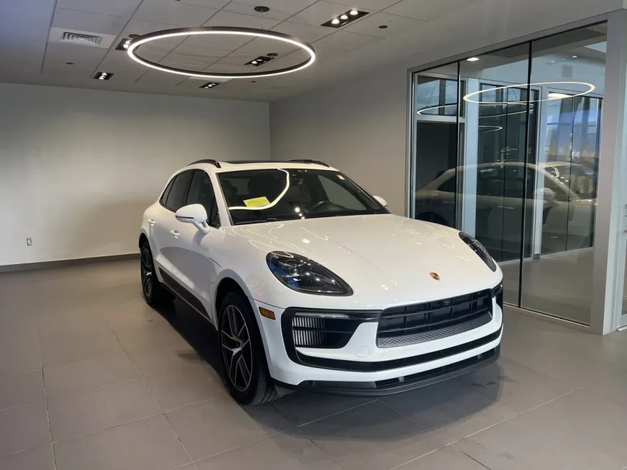 2022 Porsche Macan S photo 1