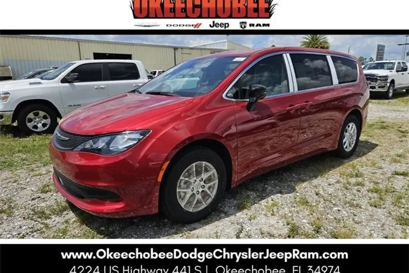 2025 Chrysler Voyager LX photo 1