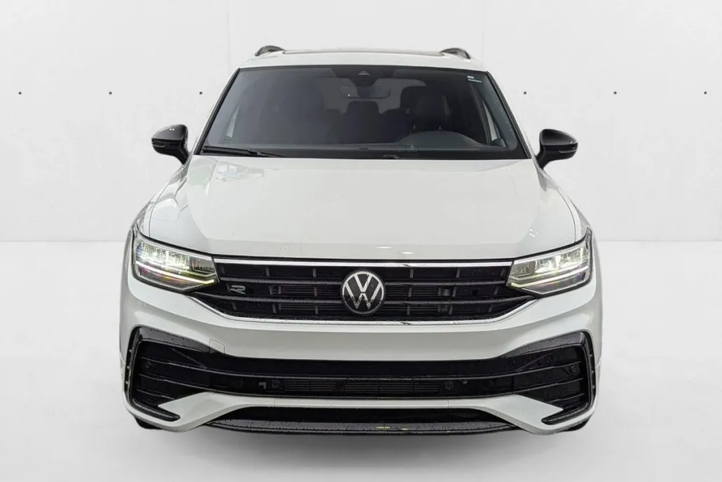 2024 Volkswagen Tiguan SE R-Line Black Sport photo 1