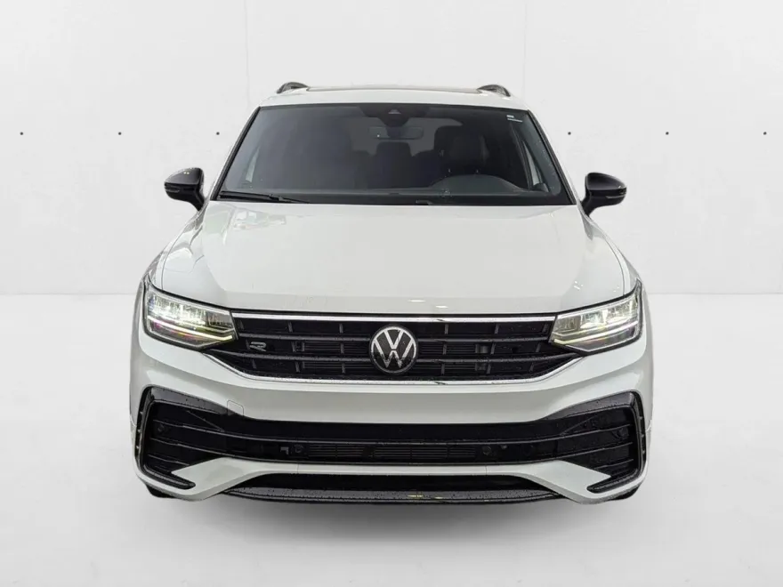 2024 Volkswagen Tiguan SE R-Line Black Sport photo 1