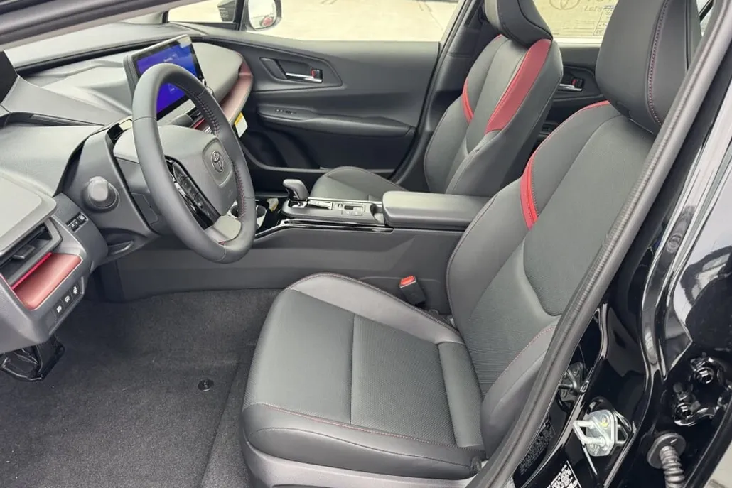 2026 Toyota Prius Plug-in Hybrid XSE photo 1